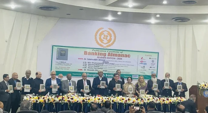 এখনই কমানো সম্ভব নয় ব্যাংকের সুদের হার: অর্থ উপদেষ্টা