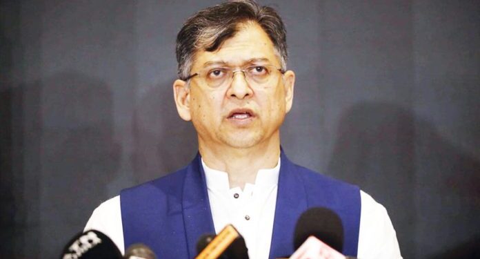 বছরে ৬ কোটি টাকার বেশি আয় সালাহউদ্দিন আহমদের