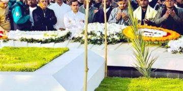 বেগম খালেদা জিয়ার কবর জেয়ারত করলেন চট্টগ্রামের নেতৃবৃন্দ