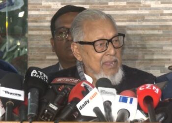 বিএনপির নাম-প্রতীক নজরেই পড়বে না বিদেশে পাঠানো পোস্টাল ব্যালট ভাঁজ করলে: নজরুল ইসলাম