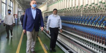 চট্টগ্রামে শিল্প কারখানা পরিদর্শনে মার্কিন রাষ্ট্রদূত