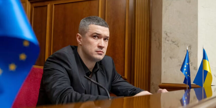 অনুমতি ছাড়া ছুটিতে ২ লাখ সেনা, নিয়োগ এড়াচ্ছেন আরও ২০ লাখ