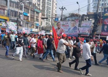 চট্টগ্রামে সমাবেশে আসছেন দলে দলে মিছিল নিয়ে বিএনপি নেতাকর্মীরা