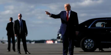 গ্রিনল্যান্ড দখলে বাধা দেওয়ায় ইউরোপের আট দেশে ট্রাম্পের ১০ শতাংশ শুল্ক