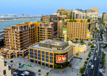 বিশ্বের প্রথম ‘স্বর্ণের রাস্তা’ তৈরি হচ্ছে দুবাইয়ে