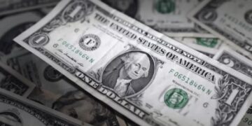 মার্কিন ডলারের দাম চার বছরের মধ্যে সর্বনিম্ন