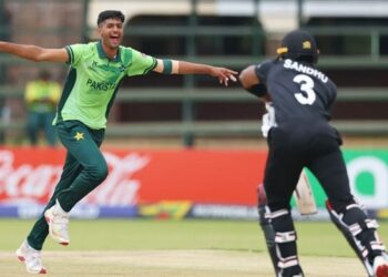 নিউজিল্যান্ডকে বড় ব্যবধানে হারালো পাকিস্তান