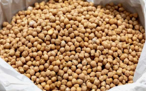 চট্টগ্রামে খুচরা বাজারে বাড়ছে ছোলার দাম