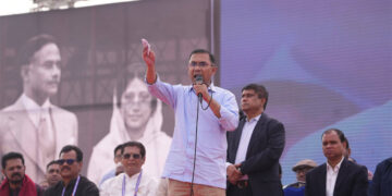 ত্রয়োদশ নির্বাচনে প্রধানমন্ত্রী হওয়ার দৌড়ে এগিয়ে তারেক রহমান