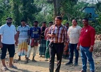 চট্টগ্রামের বোয়ালখালীর হারগেজী খাল বিলীন হওয়া সড়কে নির্মান কাজ শুরু