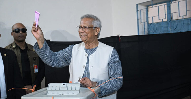 প্রধান উপদেষ্টা ভোট দিলেন