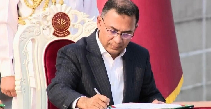 নতুন সরকারের প্রথম কর্মদিবস শুরু করলেন প্রধানমন্ত্রী