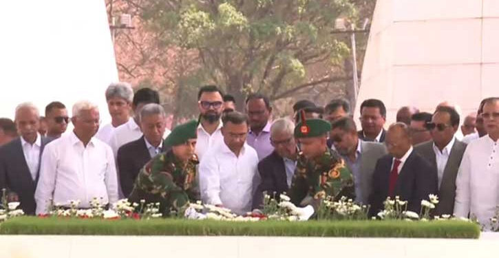 বাবা-মায়ের সমাধিতে প্রধানমন্ত্রী তারেক রহমানের শ্রদ্ধা