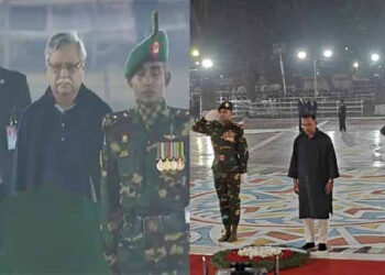 একুশের প্রথম প্রহরে শহীদ মিনারে রাষ্ট্রপতি ও প্রধানমন্ত্রীর শ্রদ্ধা