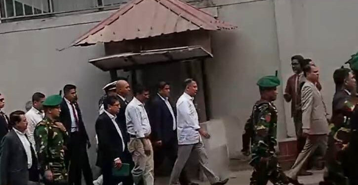 ওসমানী মিলনায়তনে গেলেন প্রধানমন্ত্রী