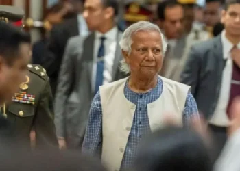 অন্তর্বর্তী সরকারের ব্যয়বহুল সিদ্ধান্তে চাপের মুখে পড়ছে আগামী নির্বাচিত সরকার