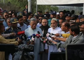 ট্যাক্স বাড়ানোর মাধ্যমে বিনিয়োগ বাড়াতে হবে: অর্থমন্ত্রী