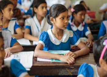 স্কুল-কলেজ খোলা নিয়ে নতুন প্রজ্ঞাপন জারি