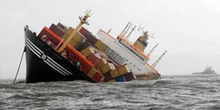 চট্টগ্রামগামী পণ্যবোঝাই জাহাজ ডুবল থাইল্যান্ড উপকূলে