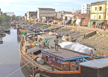 প্রাণ হারাচ্ছে চাক্তাই-খাতুনগঞ্জের নৌবাণিজ্য পথ