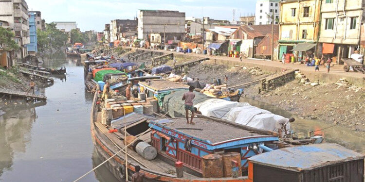 প্রাণ হারাচ্ছে চাক্তাই-খাতুনগঞ্জের নৌবাণিজ্য পথ