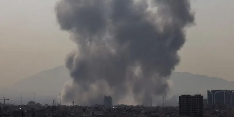 ইরানে ইসরায়েল-যুক্তরাষ্ট্রের যৌথ হামলা