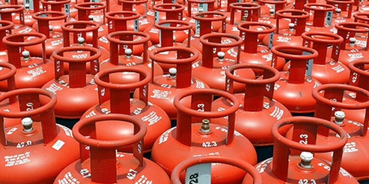 নতুন এলপিজির দাম ঘোষণা করা হলো