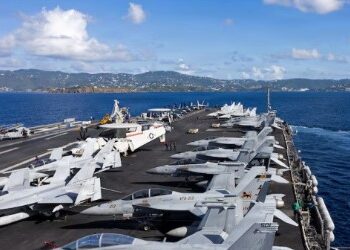 মধ্যপ্রাচ্যে দ্বিতীয় বিমানবাহী রণতরী পাঠাল যুক্তরাষ্ট্র