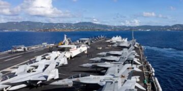 মধ্যপ্রাচ্যে দ্বিতীয় বিমানবাহী রণতরী পাঠাল যুক্তরাষ্ট্র