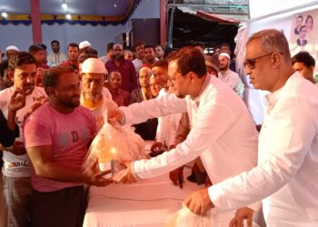 রমজানে চট্টগ্রাম অটো টেম্পু শ্রমিক ইউনিয়নের উদ্যোগে ইফতার সামগ্রী বিতরণ