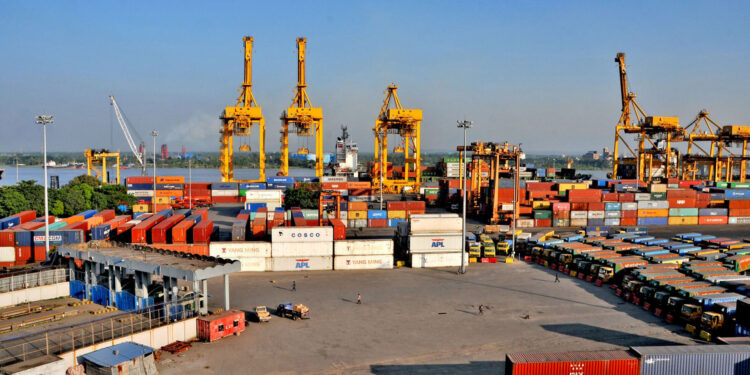 দুই দিনের ছুটিতেও খাদ্যপণ্য খালাস করা যাবে চট্টগ্রাম বন্দরে