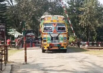 তিনদিনের ছুটি শেষে খুলল হিলি স্থলবন্দর