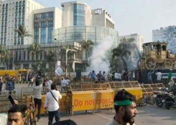 পুলিশের সঙ্গে ইনকিলাব মঞ্চের সংঘর্ষ