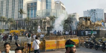 পুলিশের সঙ্গে ইনকিলাব মঞ্চের সংঘর্ষ