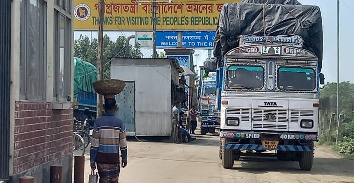 বেনাপোল স্থলবন্দরে আমদানি-রপ্তানি শুরু