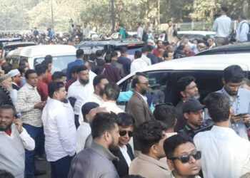 শপথ নিতে সংসদ ভবনে আসছেন নবনির্বাচিত এমপিরা