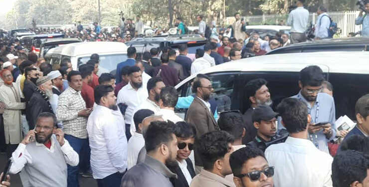 শপথ নিতে সংসদ ভবনে আসছেন নবনির্বাচিত এমপিরা