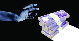 ভোটের মাঠে কালো টাকার ছড়াছড়ি, লাভবান মধ্যস্বত্বভোগীরা