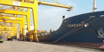 চট্টগ্রাম বন্দরে বিরাজ করছে স্থবিরতা