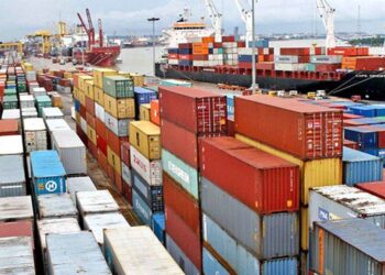 এবার অনির্দিষ্টকালের জন্য কর্মবিরতির ডাক চট্টগ্রাম বন্দরে