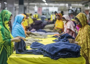 ইউরোপের বাজারে বাংলাদেশের পোশাকের দাম কমেছে প্রায় ৪ শতাংশ
