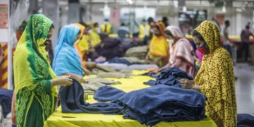 ইউরোপের বাজারে বাংলাদেশের পোশাকের দাম কমেছে প্রায় ৪ শতাংশ