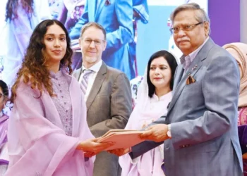 খালেদা জিয়ার মরণোত্তর পুরস্কার নিলেন জাইমা রহমান