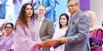 খালেদা জিয়ার মরণোত্তর পুরস্কার নিলেন জাইমা রহমান