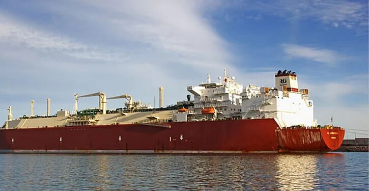 হরমুজ প্রণালি পেরিয়ে আসা জ্বালানির ৭ জাহাজ বন্দরে