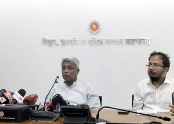 জ্বালানিতে কোনো সংকট নেই, আতঙ্ক থেকে পাম্পে ভিড়: প্রতিমন্ত্রী