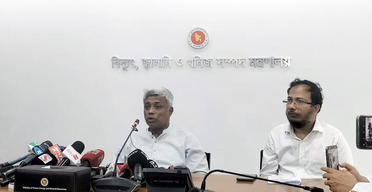 জ্বালানিতে কোনো সংকট নেই, আতঙ্ক থেকে পাম্পে ভিড়: প্রতিমন্ত্রী