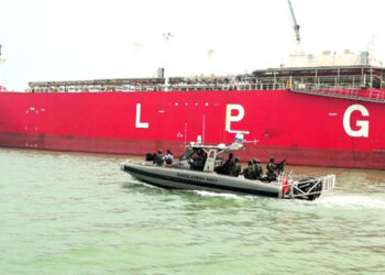 জ্বালানিবাহী জাহাজের নিরাপত্তায় বাংলাদেশ নৌবাহিনী