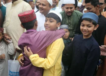 আজ থেকে সারাদেশে উদযাপিত হচ্ছে পবিত্র ঈদুল ফিতর