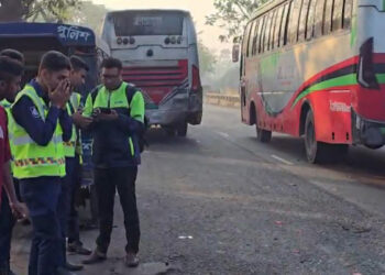 ফেনীতে বাস-অ্যাম্বুলেন্স-মোটরসাইকেল সংঘর্ষে নিহত ৩